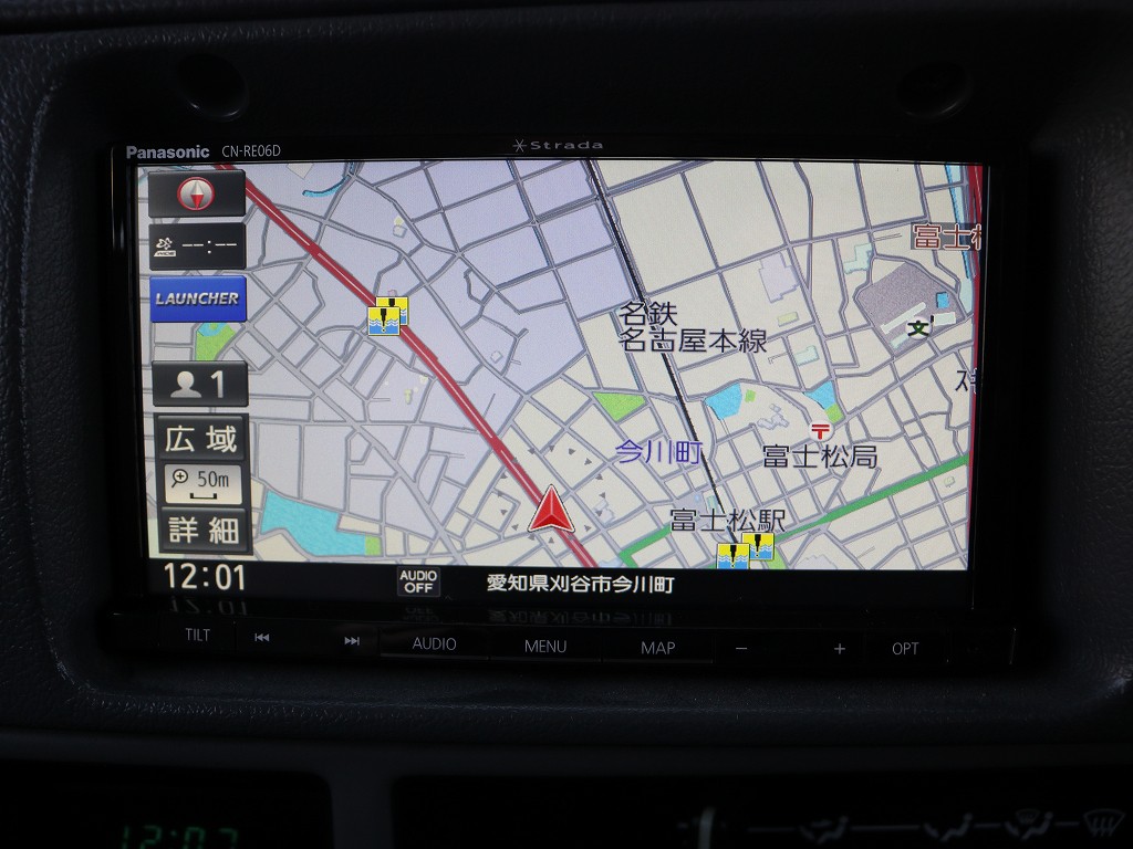 新品ストラーダSDナビをインストール。購入して取付を依頼するとなかなかの金額ですので載最初からやってあると嬉しいですね。