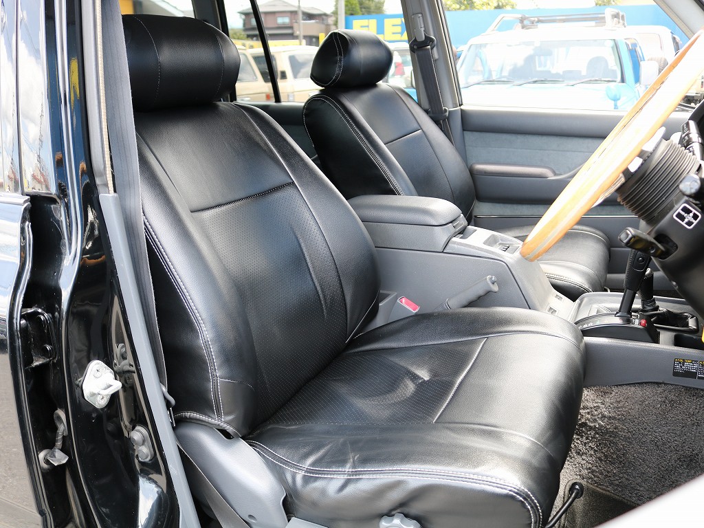 運転席はお車の中で一番滞在時間が長くなります。いわば、特別な空間です。自分だけの特別空間を作ってみませんか？