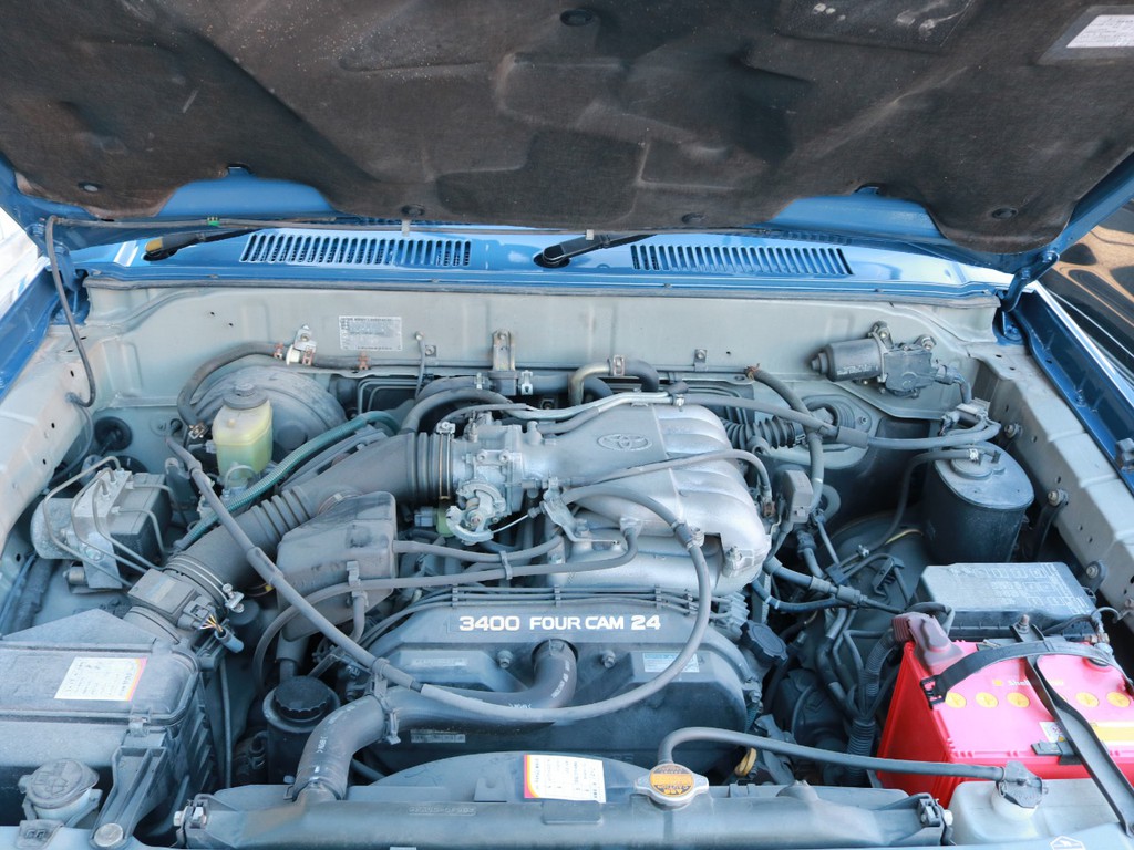 3400CC　V6エンジン！外装はオシャレに丸目換装ですが、山奥での釣り、キャンプなど、荒れた道での走破性はぴか一です★