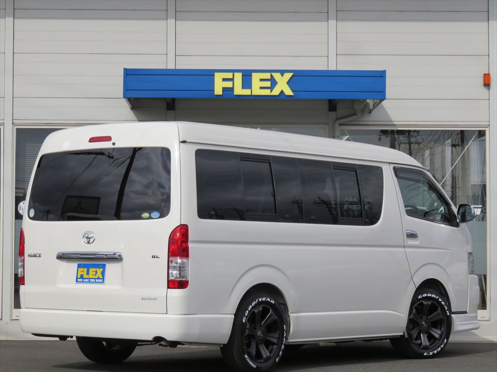 テールランプは４型純正に変更☆品のあるリアビューになります♪