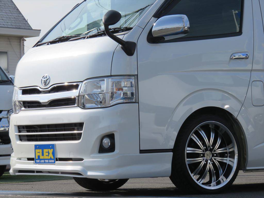 綺麗にカスタムされた中古車コンプリート♪パーツも前オーナー様が装着されたものも多く、お買得な価格となっております☆