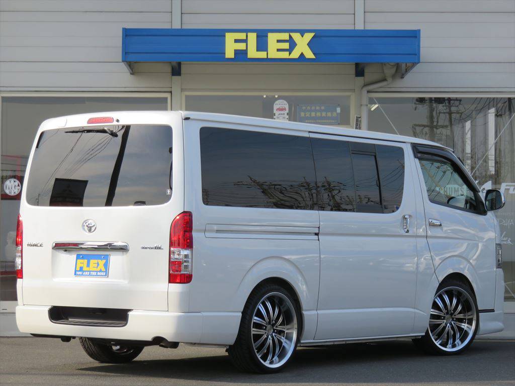 ４型純正テールランプ投入で品のある大人なイメージのリアビューです♪テール等の追加もご相談下さい☆