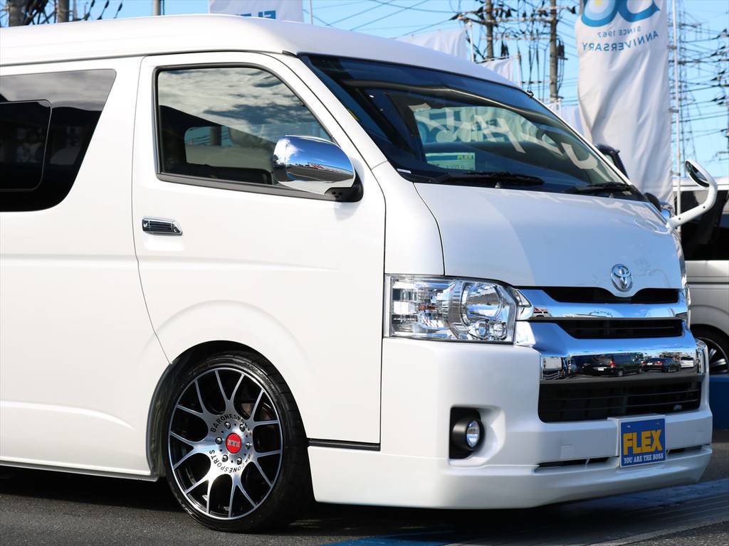 人気の４１５コブラクリーンルックフロントスポイラー装備　ファブレス２０インチＡＷとの相性も良いです♪