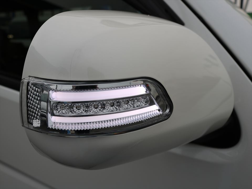 バレンティ製ＬＥＤウィンカーミラー装着済　ポジションホワイト点灯＆ウェルカムランプ機能付き