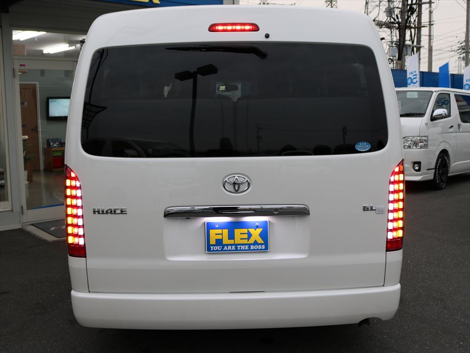 ４１５コブラＬＥＤテール・ライセンスバルブＬＥＤ交換済　リアゲート右端部分に小さなエクボあります。スタッフにご確認下さい。