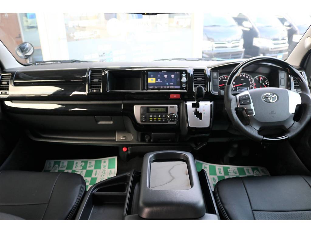 ピアノブラックのインテリア３点セットで高級感のある室内に♪