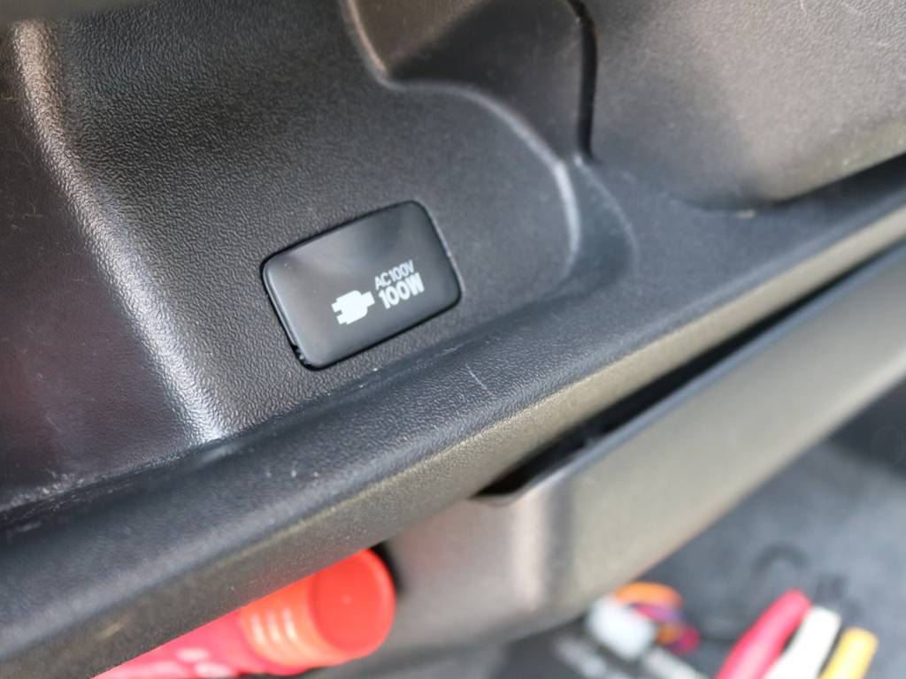先行ＵＰ！ゴールデンウィーク特選車！マジカルワゴンキット２搭載３列シート８人乗りワゴン登録車！ゴールデンウィーク中は岡山店にて現車展示中です！