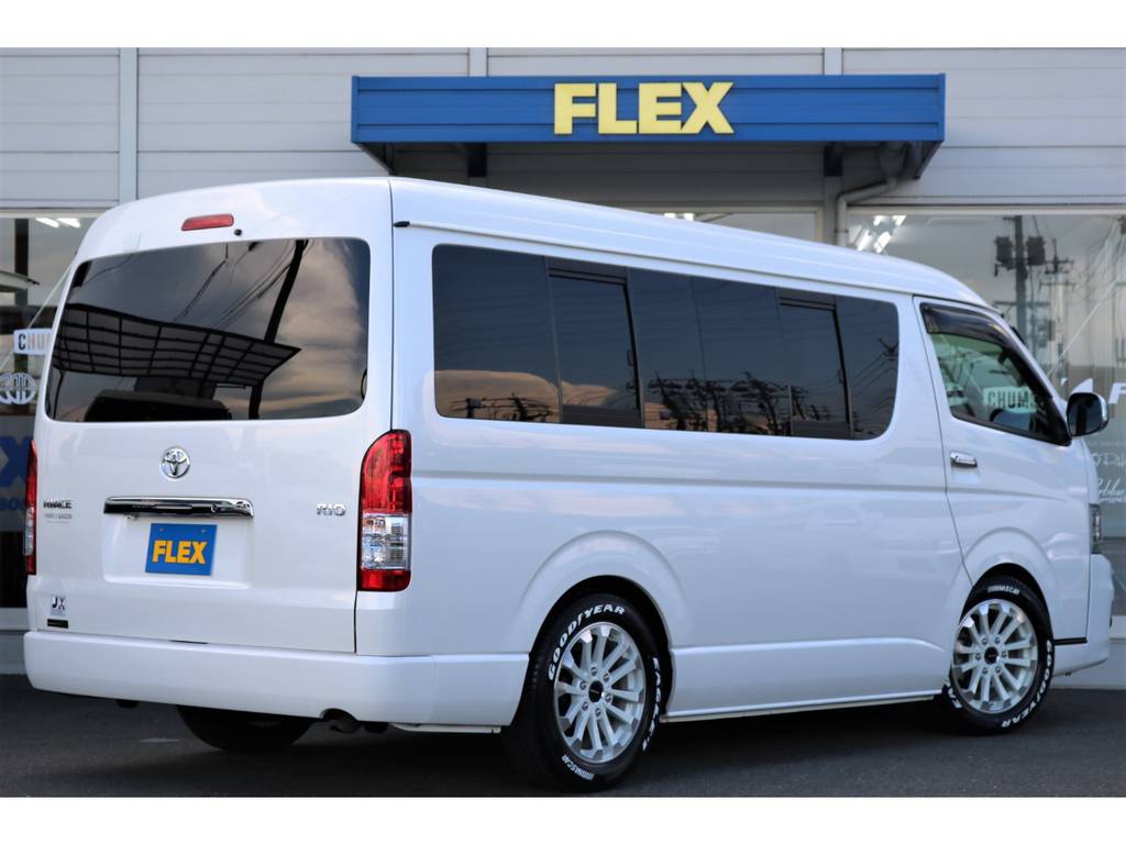 【リアビュー】純正の４型テールに交換し現行仕様になっております♪