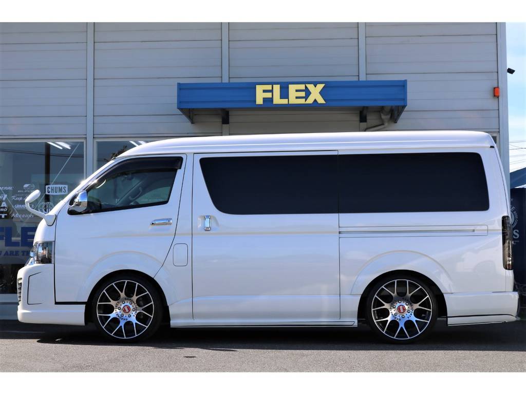 【サイドビュー】当社施工の２インチローダウン済のお車になります♪乗り心地とスタイリングを両立できる当店オススメのダウン量になります☆