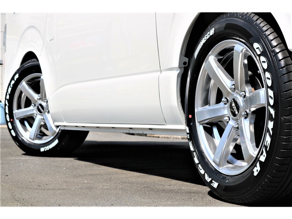 ＧＯＯＤＹＥＡＲ１７インチナスカータイヤ♪