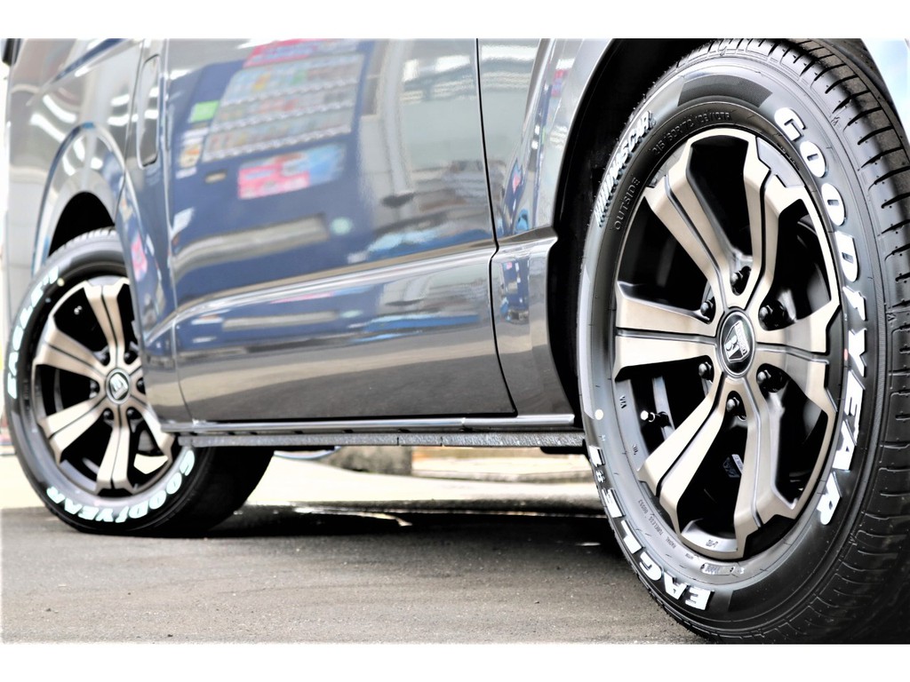 ＧＯＯＤＹＥＡＲ１７インチナスカータイヤ♪