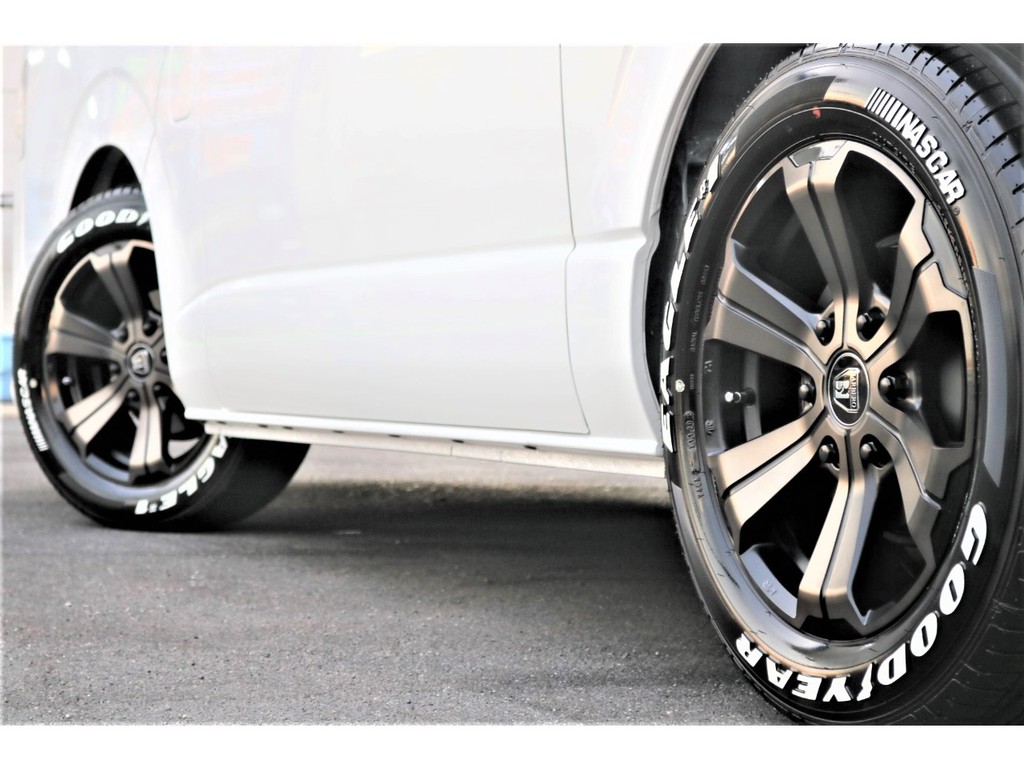 ＧＯＯＤＹＥＡＲ１７インチナスカータイヤ♪