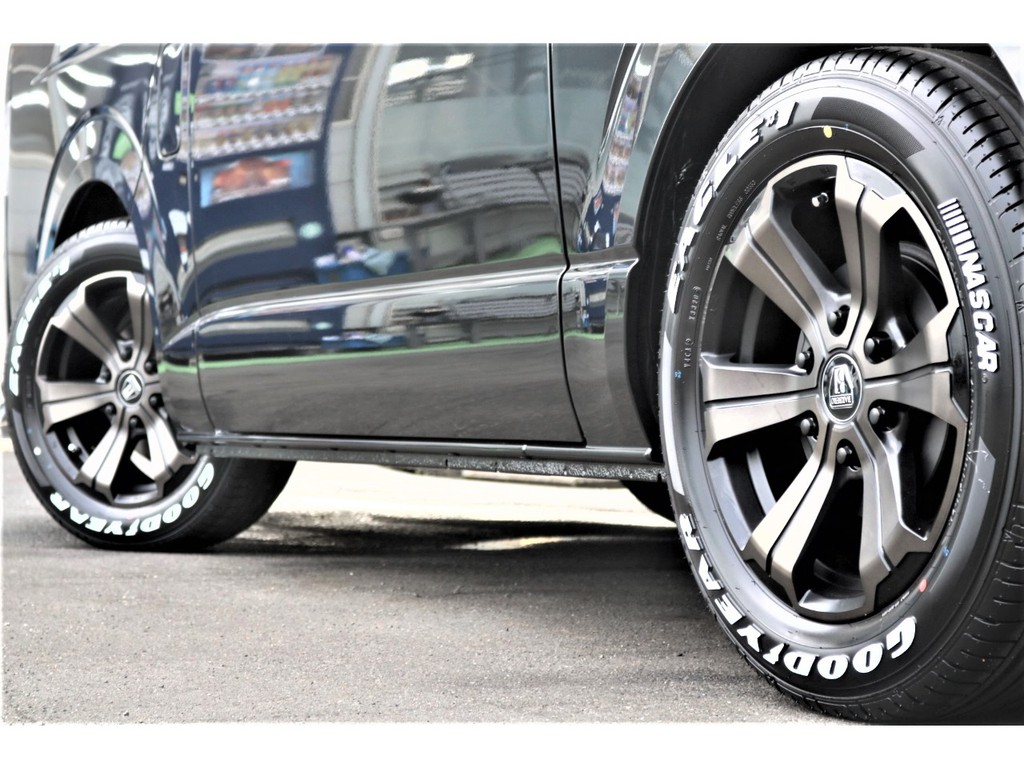 ＧＯＯＤＹＥＡＲ１７インチナスカータイヤ♪