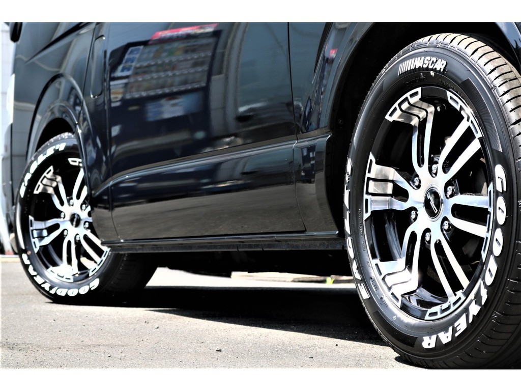 ＧＯＯＤＹＥＡＲ１７インチナスカータイヤ♪