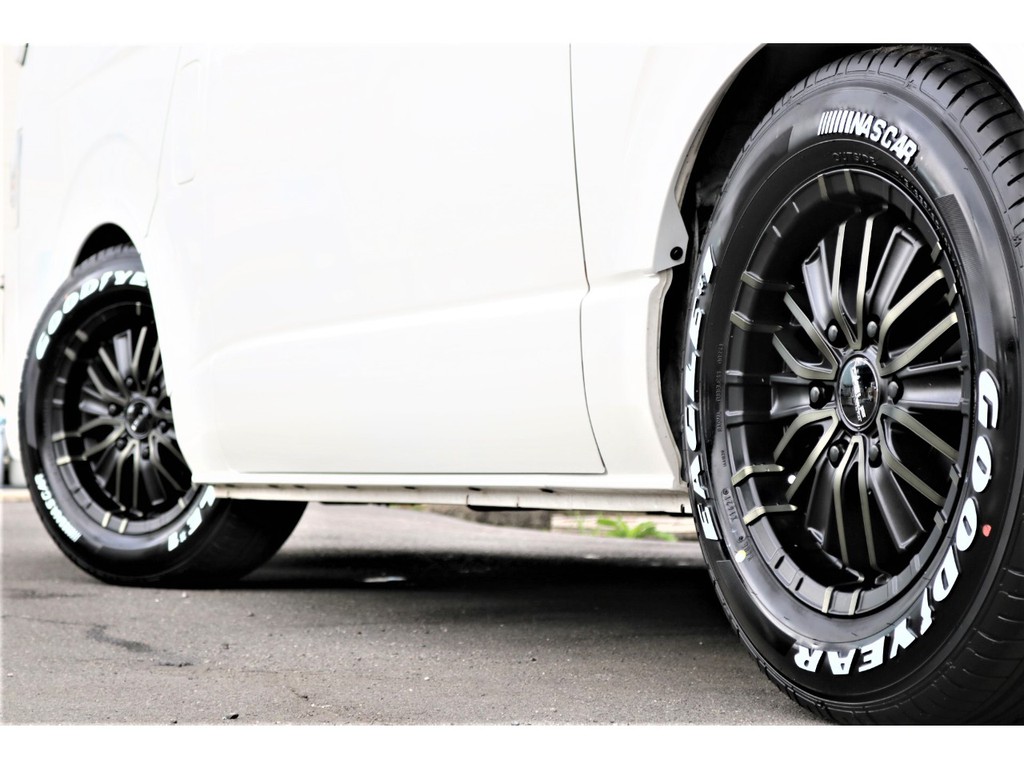 ＧＯＯＤＹＥＡＲ１６インチナスカータイヤ♪