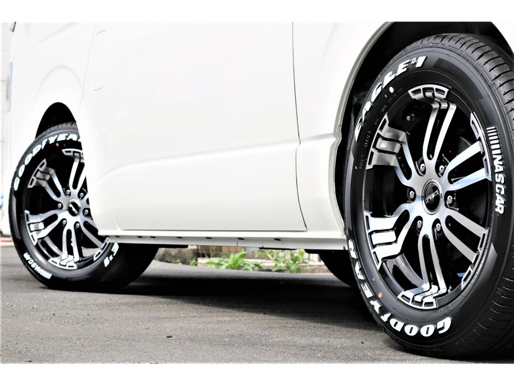 ＧＯＯＤＹＥＡＲ１７インチナスカータイヤ♪