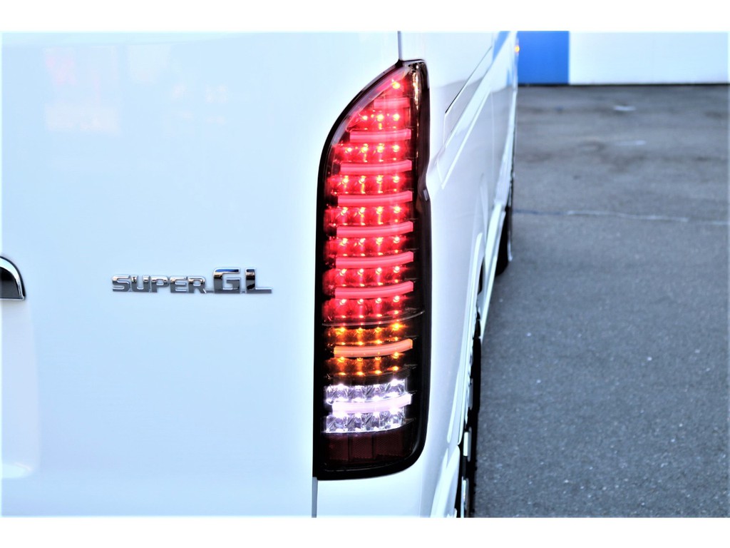 ＶＡＬＥＮＴＩ製ＬＥＤテールランプ♪