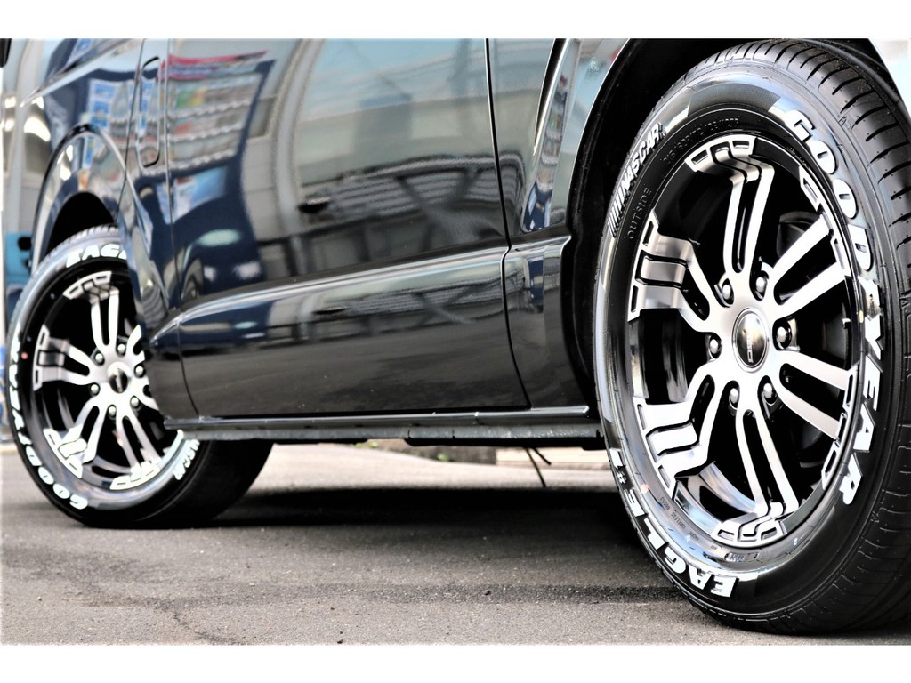 ＧＯＯＤＹＥＡＲ１７インチナスカータイヤ♪