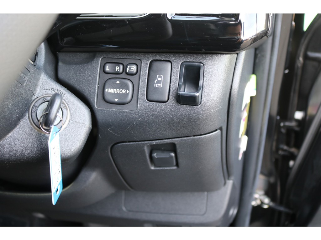 パワースライドドア搭載♪