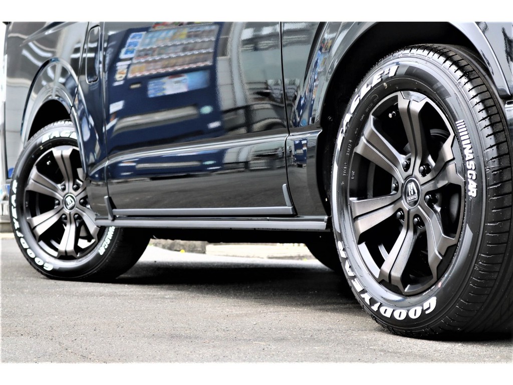 ＧＯＯＤＹＥＡＲ１７インチナスカータイヤ♪