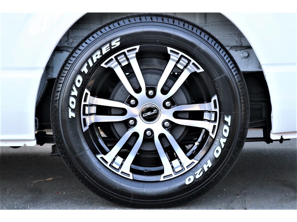 ＦＬＥＸ１７インチアルミホイール×ＴＯＹＯ１７インチＨ２０ホワイトレタータイヤ♪
