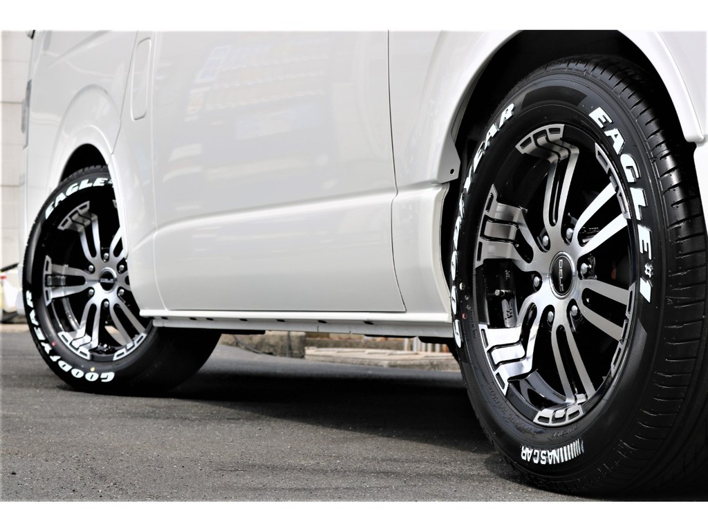 ＧＯＯＤＹＥＡＲ１７インチナスカータイヤ♪
