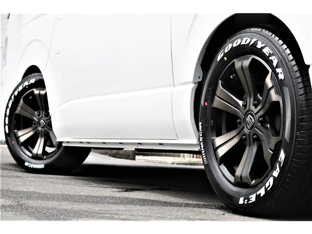 ＧＯＯＤＹＥＡＲ１７インチナスカータイヤ♪
