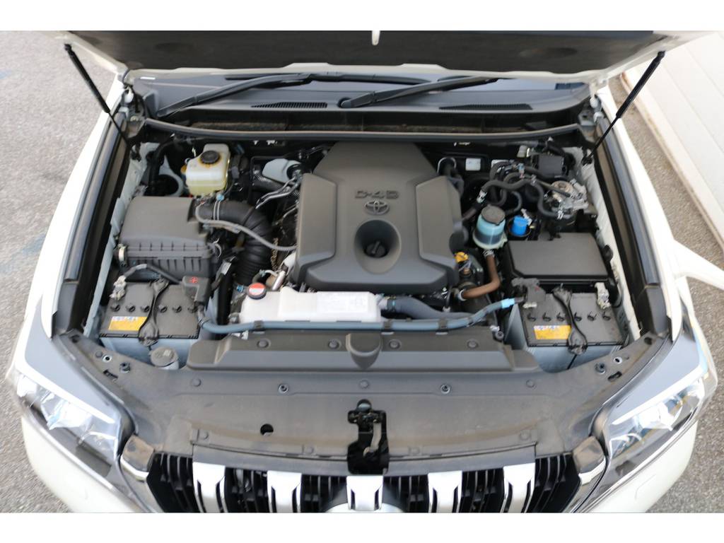 ディーゼルターボのエンジンは２８００ｃｃとは思えない走りです☆