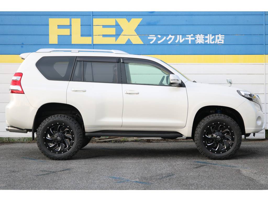 クリスタルパールシャインとマッド系のタイヤは良く似合います☆