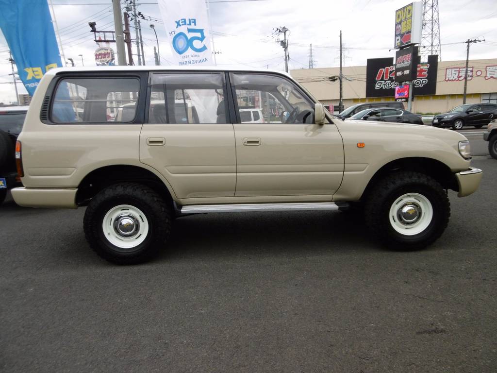 ＮＥＷペイントなので、外装は新車同等！