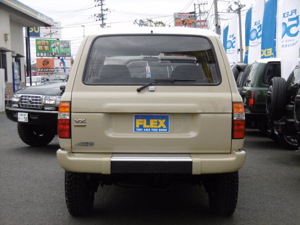 実際にご来店が難しい、遠方のお客様にも安心してお車を選んでいただけるよう、お客様の気になる箇所の写真や動画送る事も可能ですので、お気軽にお申しつけください！