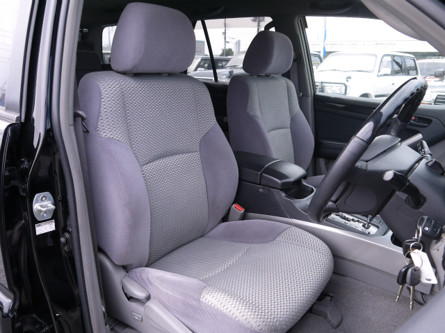 リアプレートもブラッククローム調塗装済み