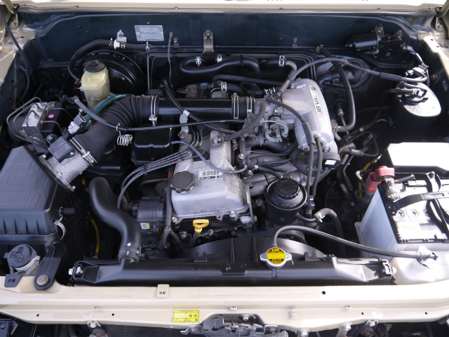 エンジンはガソリン２７００ｃｃ！