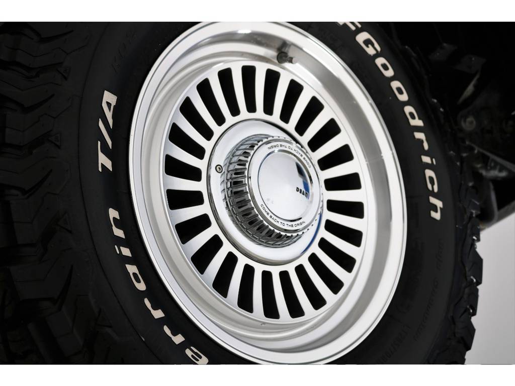 新品ＤＥＡＮカルフォルニア１６インチホイール＆新品ＢＦグッドリッチＡＴタイヤを装着致しました！