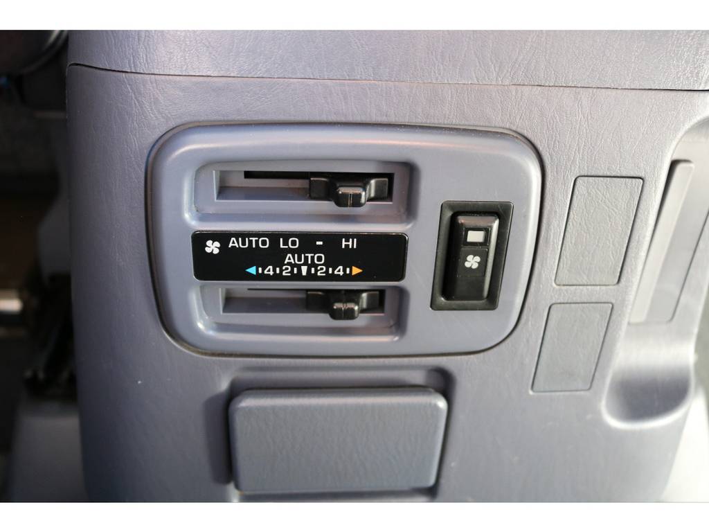 リアクーラー付きでセカンドシートも快適にすごせますね！