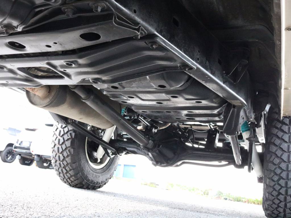 ご納車前に高圧洗浄後、防腐パスター仕上げ致します。