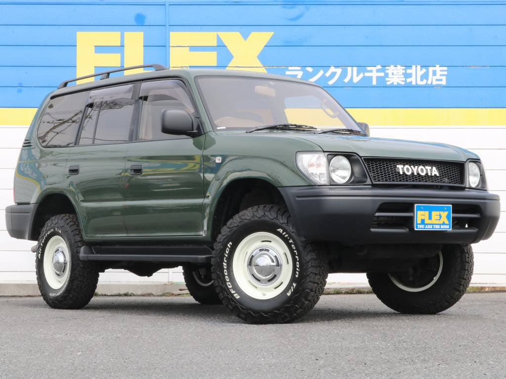 納車後も同じ敷地内に自社工場完備しておりますので、カスタム・車検・などもお気軽に御相談下さい。