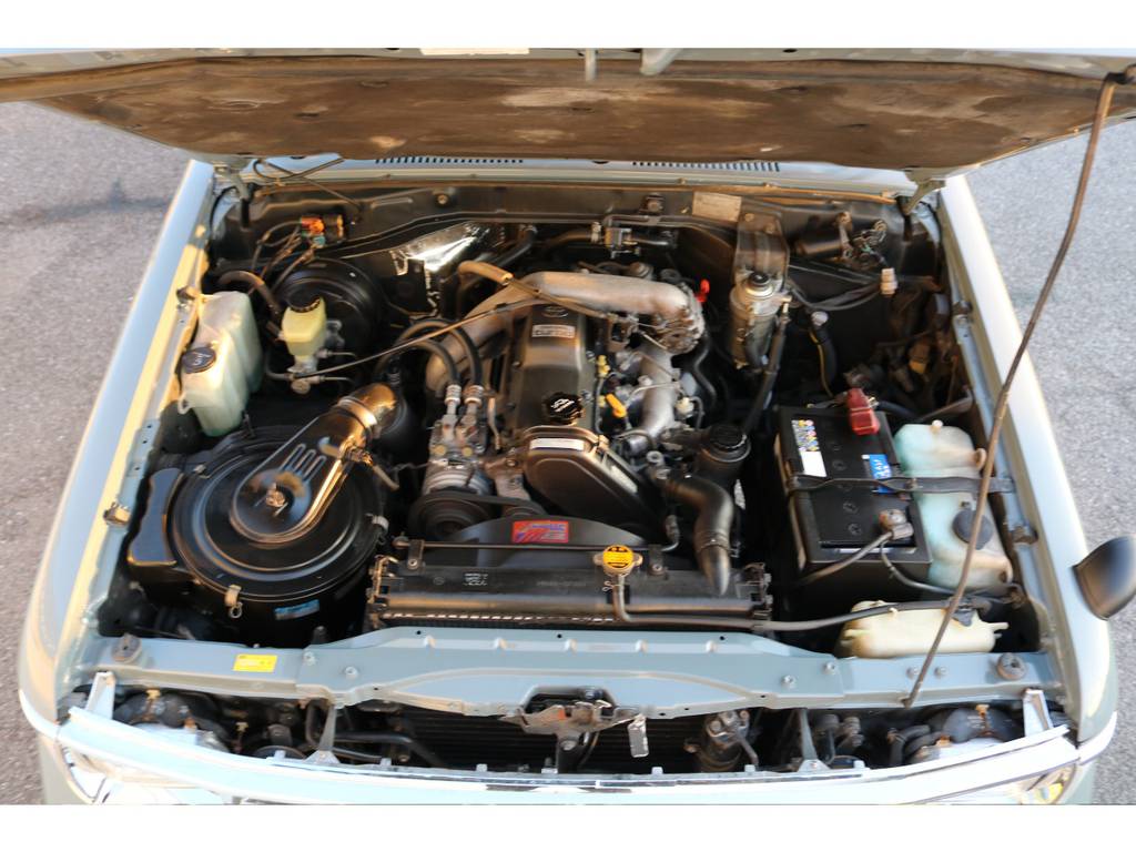 エンジンは３０００ccディーゼルターボ！