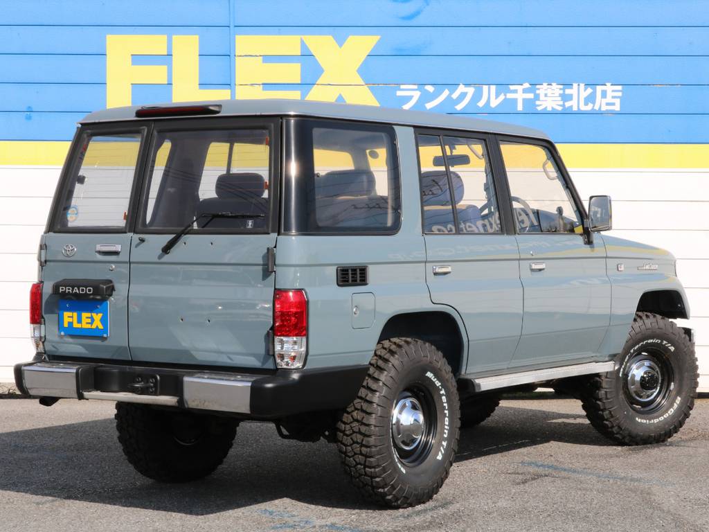 全車１年保証付販売とさせて頂いておりますので古いお車から新しいお車まで当店で販売するお車全車ですのでご購入後も安心してお乗り頂けます。専門店ならではのＦＬＥＸオリジナルの１年保証です！