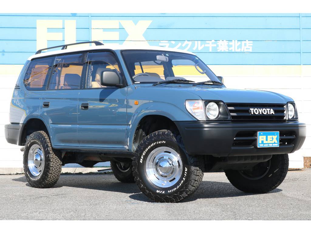 納車後も同じ敷地内に自社工場完備しておりますので、カスタム・車検・などもお気軽に御相談下さい。