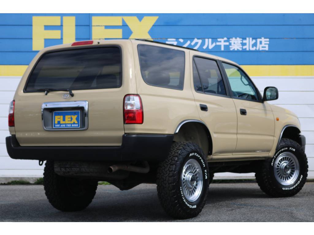 納車後も同じ敷地内に自社工場完備しておりますので、カスタム・車検・などもお気軽に御相談下さい。