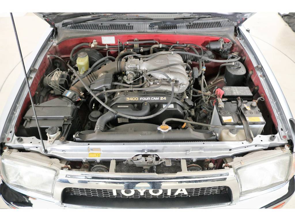 純正のラバーフェンダーを新品で取付ましたので違和感の感じない仕上がりです☆