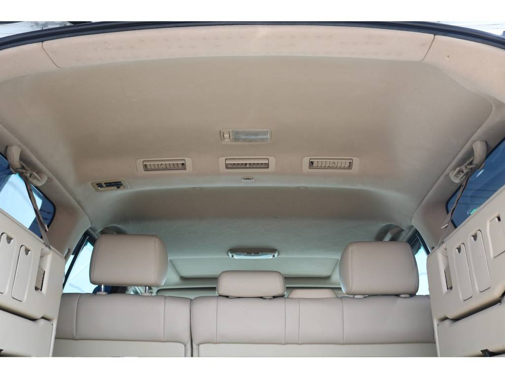 広々した天井！大きなキズやへたりも無く天張りもグッドコンディション！