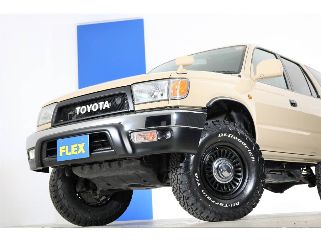 当店オリジナルＴＯＹＯＴＡグリルでおしゃれにカスタム済み！