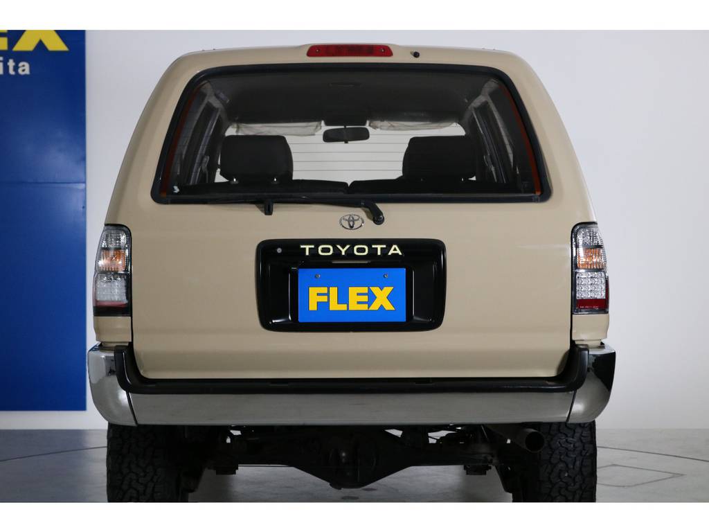 ＴＯＹＯＴＡエンブレム取り付けで細部にもこだわりがございます！