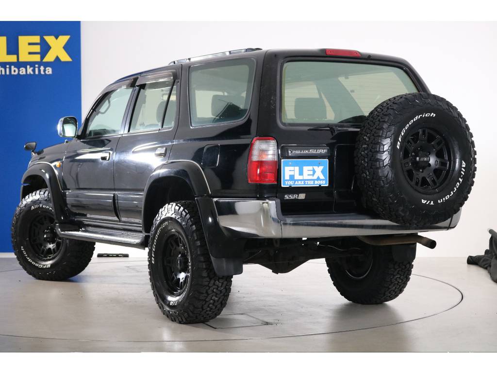 新品サイドビターＡＷ×５本インストールしております☆背面タイヤまで揃えるこだわりの１台☆