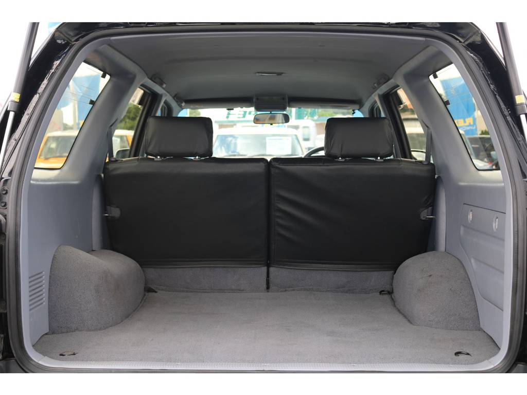 ラゲッジルームも広く、沢山荷物を積むことが出来ます☆