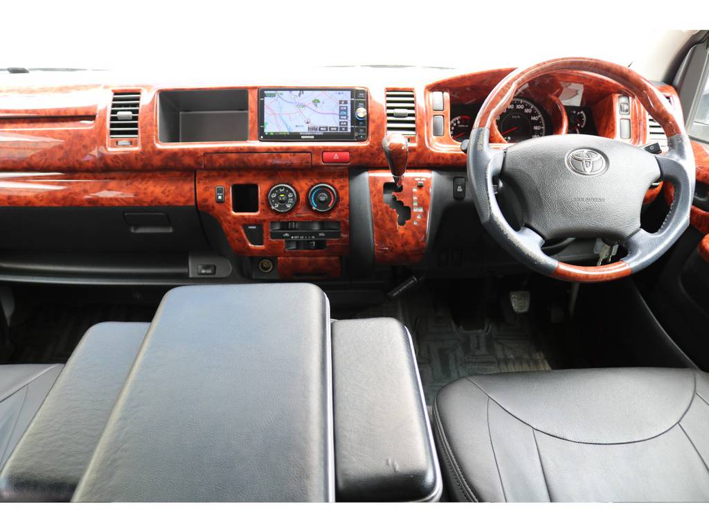 インテリアもしっかりカスタム済み！