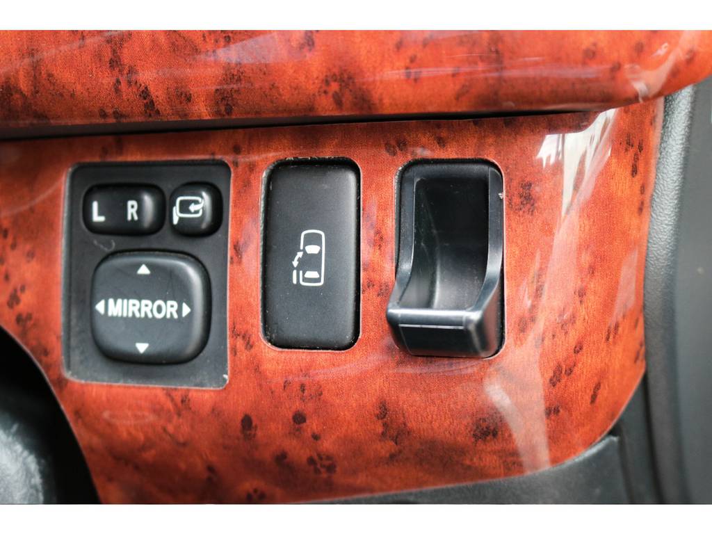 パワースライドドア付き！