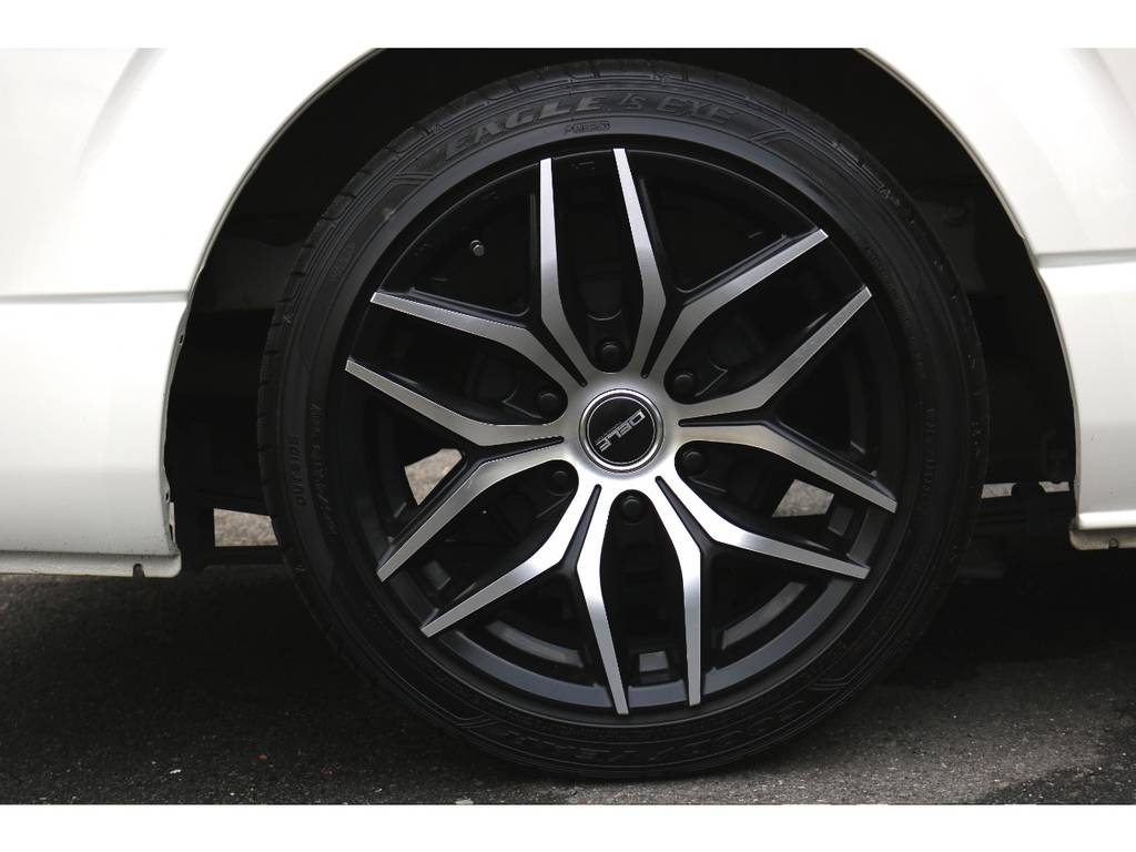 ＦＬＥＸ　Ｄｅｌｆ０１　１８インチアルミ！ＧＯＯＤＹＥＡＲタイヤ！
